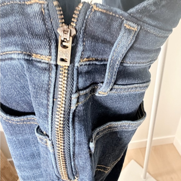 Levi’s Denim Skinny Blue Jean Overalls Size 24 Like New - Picture 6 of 8